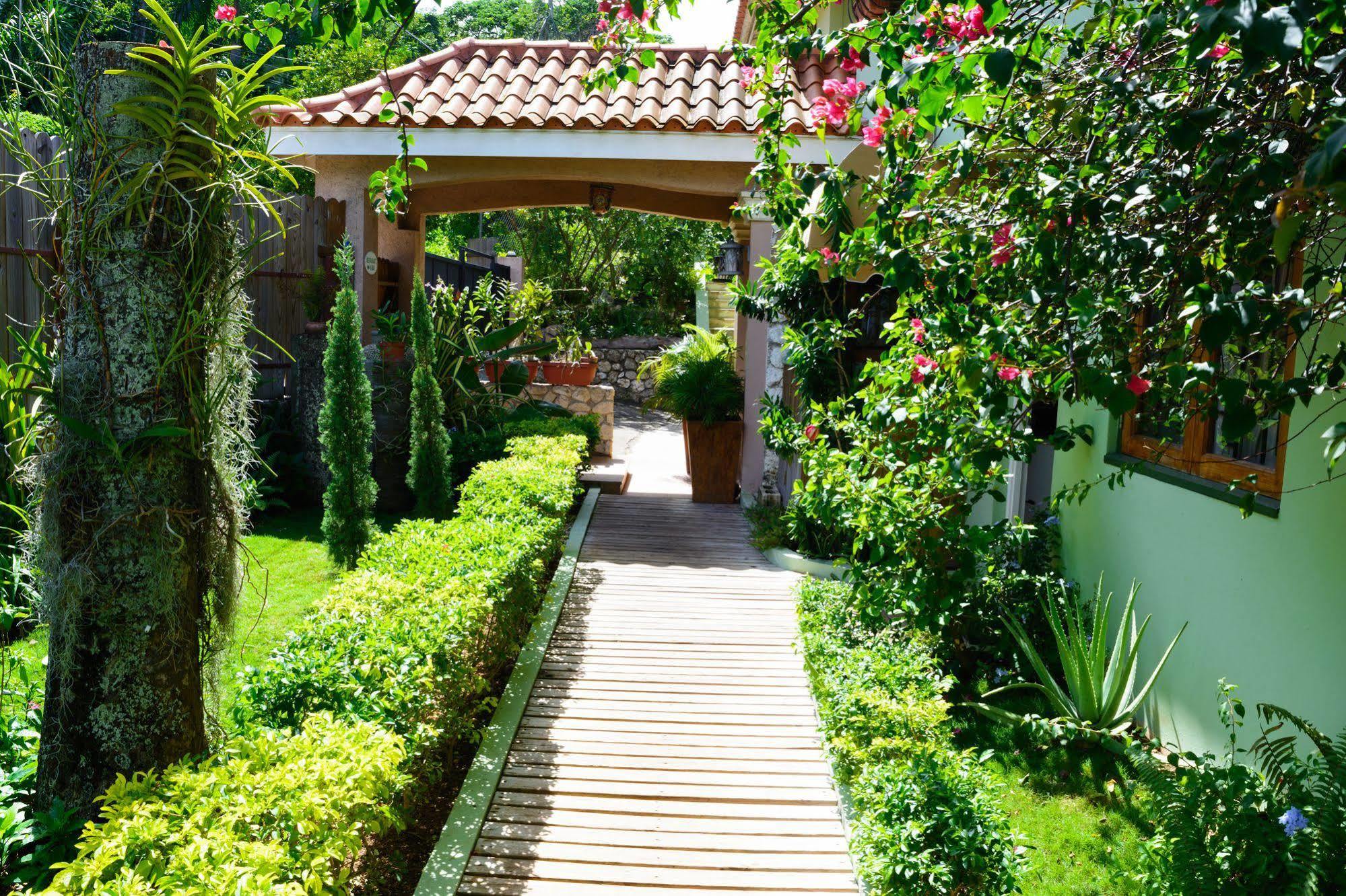 Mynt Retreat Bed & Breakfast Montego Bay Exteriér fotografie